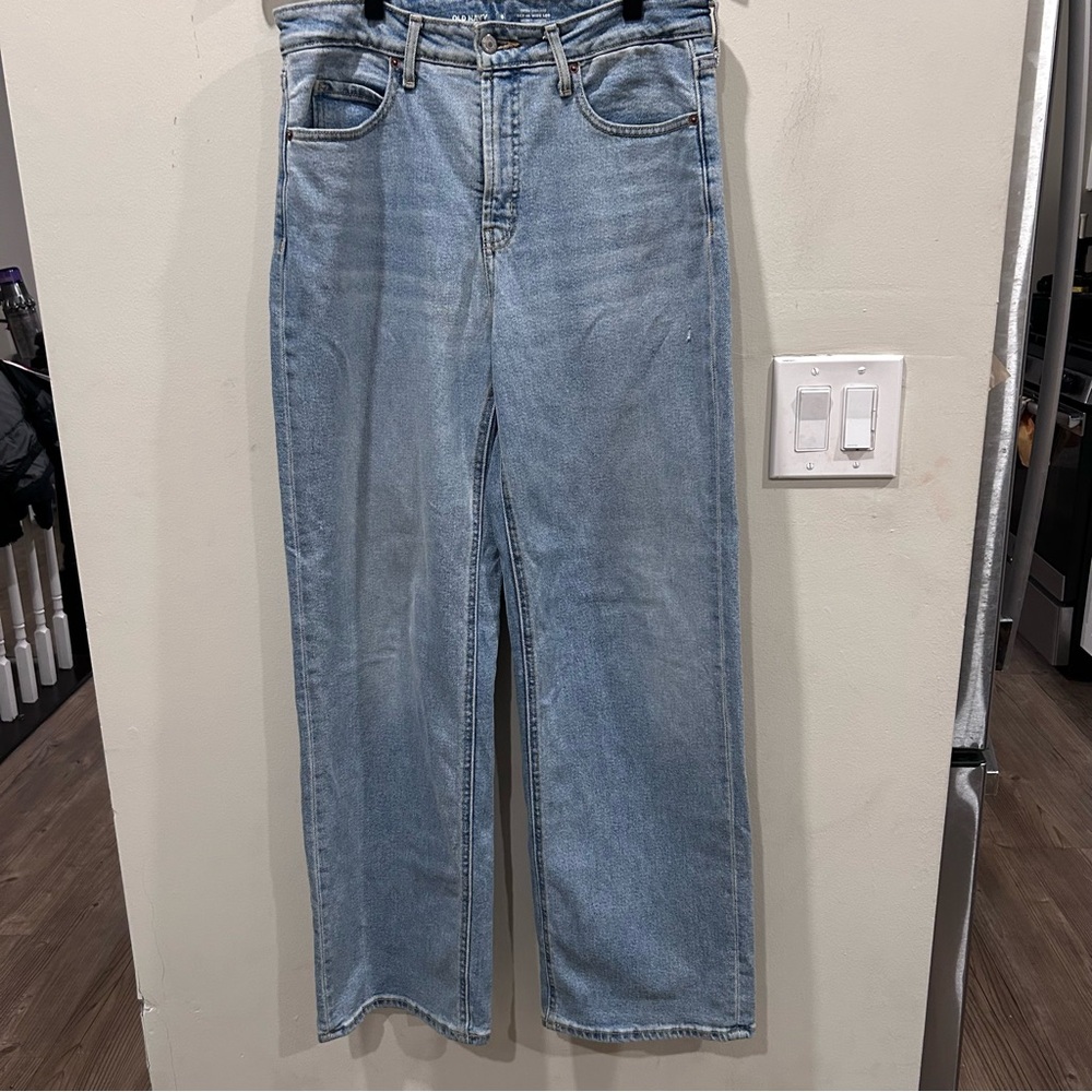 Old Navy extra high rise sky-Hi wide leg blue Jeans. Size 6
